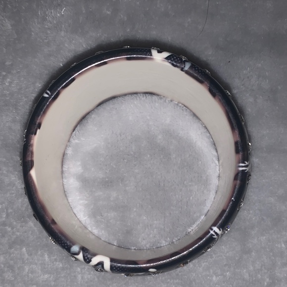 Y2K- Skull Design Wearable Bracelet - Black and White with diamond stones - Picture 4 of 5